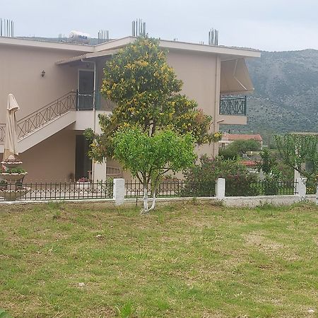 Διαμέρισμα Μεντησ Igumenica Exteriér fotografie