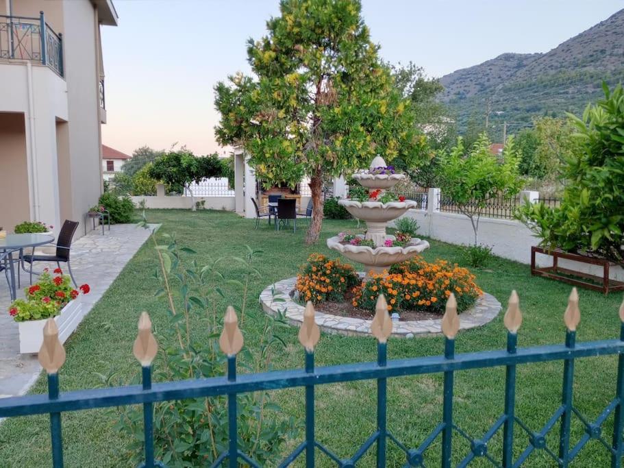 Διαμέρισμα Μεντησ Igumenica Exteriér fotografie