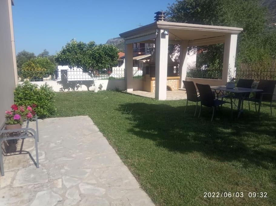 Διαμέρισμα Μεντησ Igumenica Exteriér fotografie
